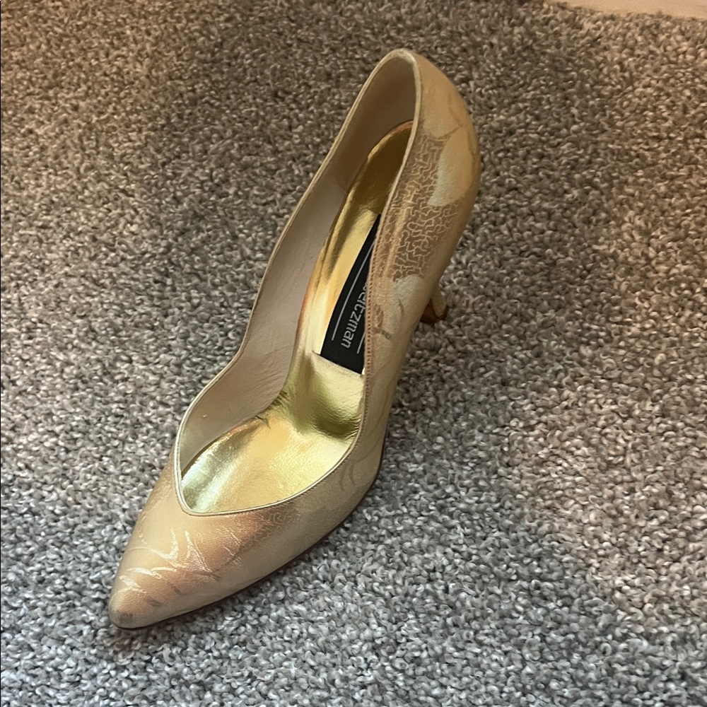 Stuart Weitzman Gold Patterned Heels